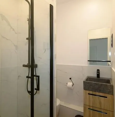 아파트 Nation - Fully Equiped Flat With Air Conditioning