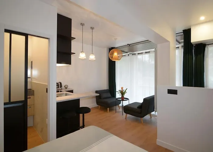Nation - Fully Equiped Flat With Air Conditioning